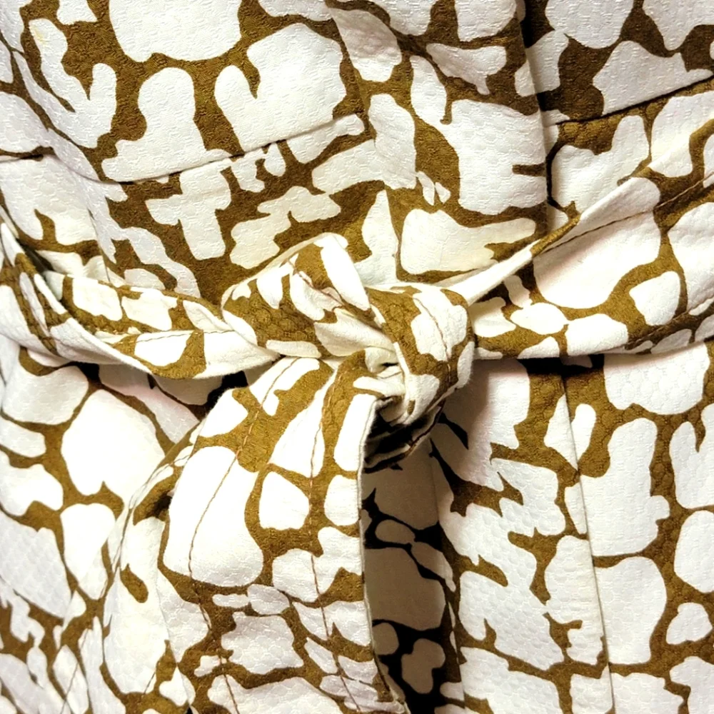 J. Crew Stylish Cream and Brown Women's Tailored Fit‎ Jacket SIZE 6. #744